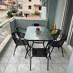 Tall House Néa Péramos