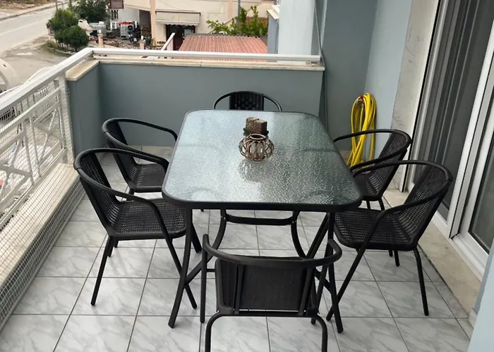 Tall House Néa Péramos