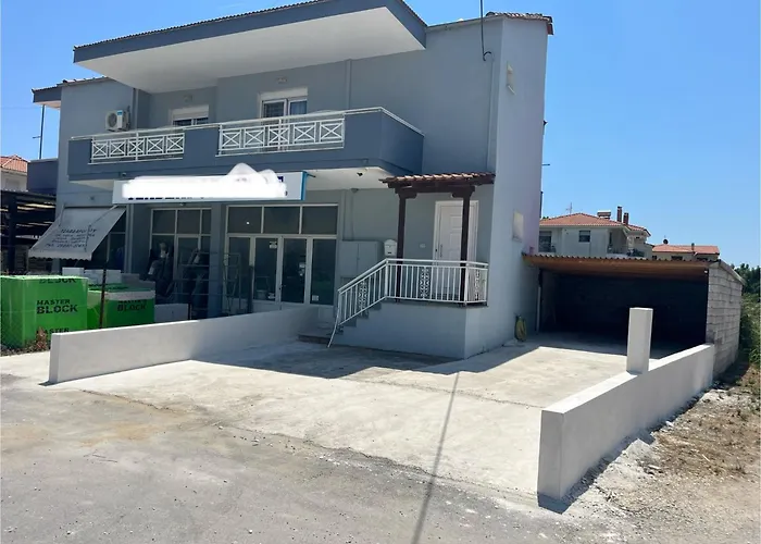 Tall House * Néa Péramos